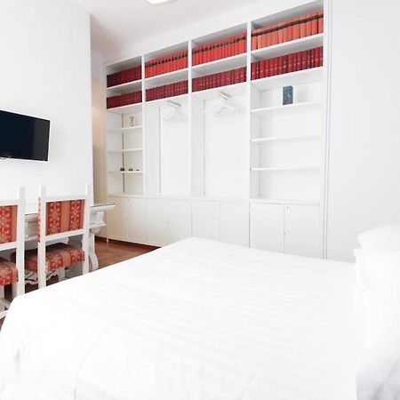 Duomo Charme Apartment Милано Екстериор снимка