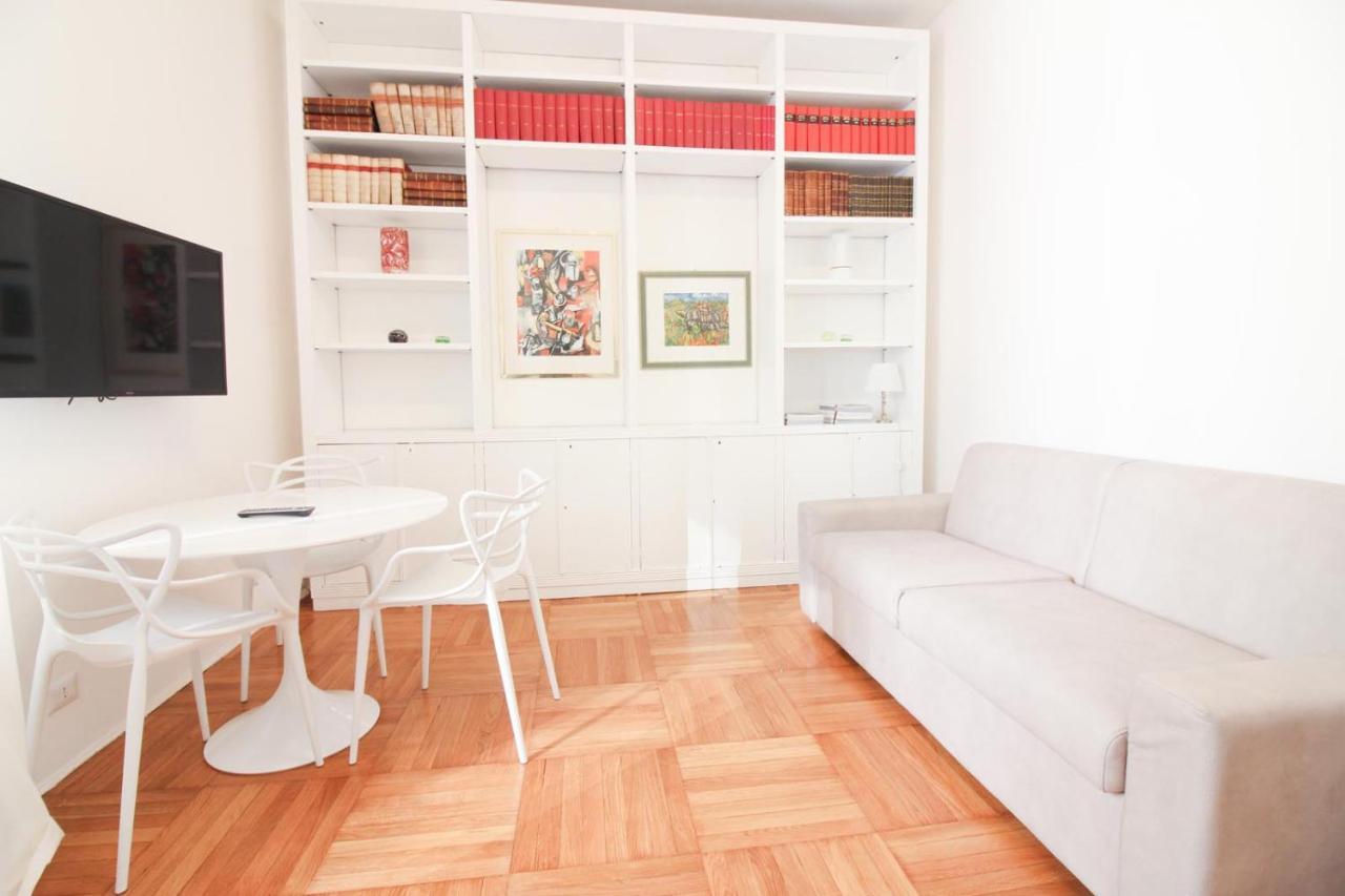 Duomo Charme Apartment Милано Екстериор снимка
